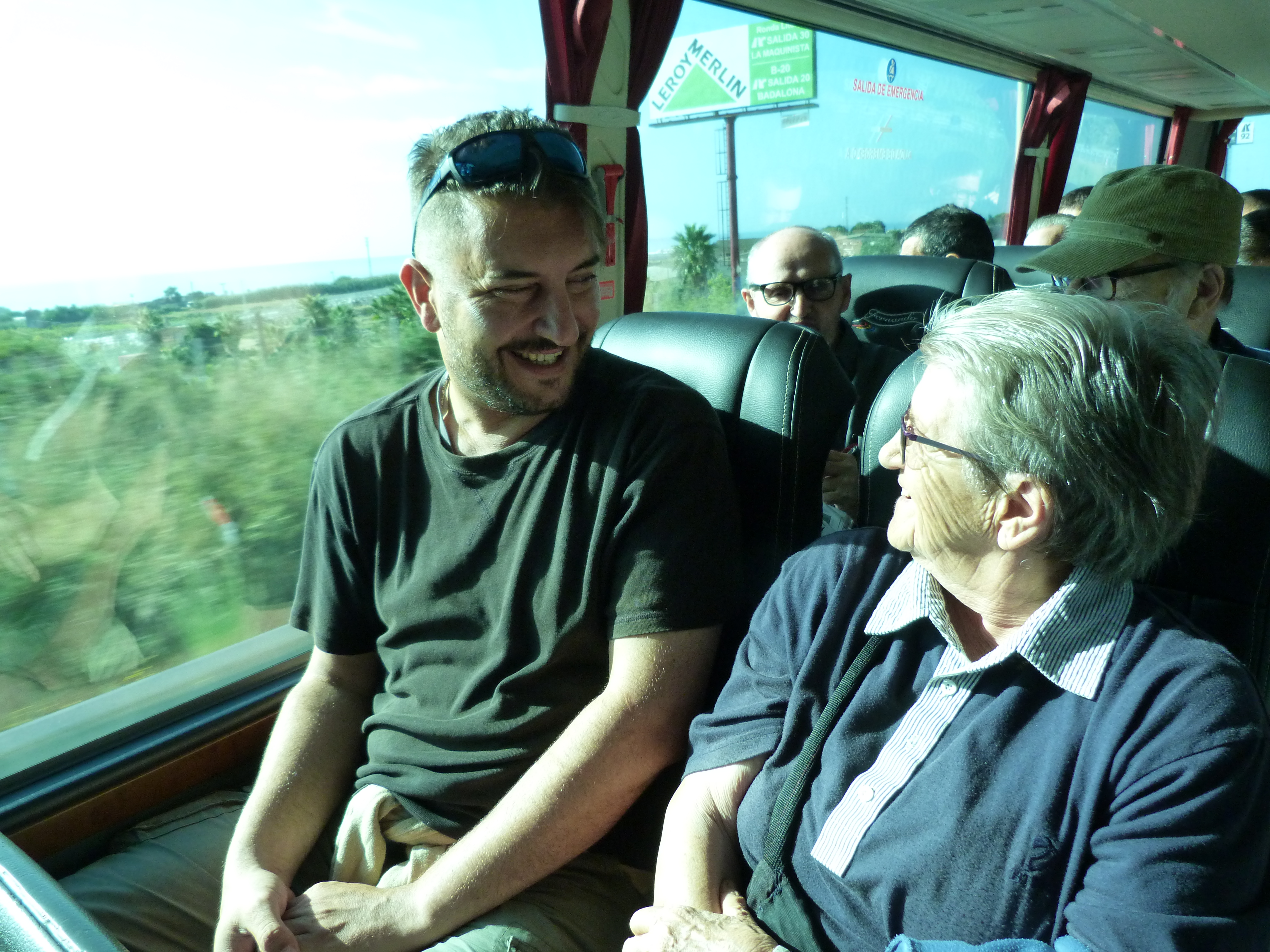 Viaje en autobús en una salida de ocio de la Obra Social